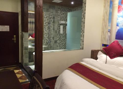 Imagen general del Hotel Luzhou Ba Li Nuo Theme. Foto 1