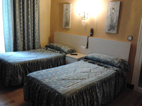 Imagen de la habitación del Hotel Luzon. Foto 7