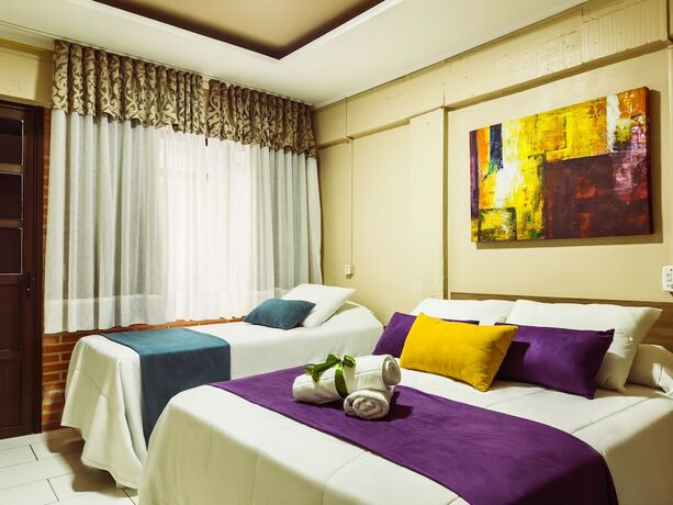 Imagen general del Hotel Luzzy. Foto 7