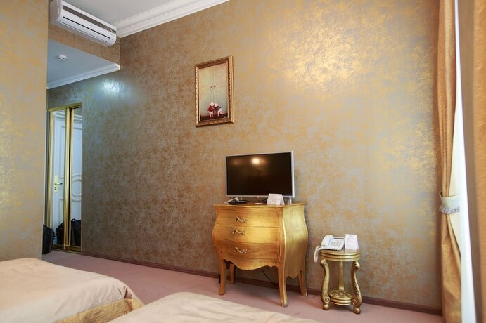 Imagen de la habitación del Hotel Lybid Plaza. Foto 11