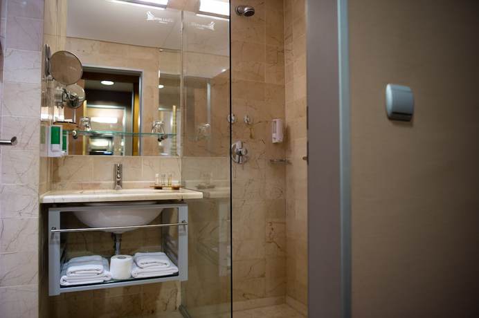 Imagen de la habitación del Hotel Lycium Debrecen. Foto 7