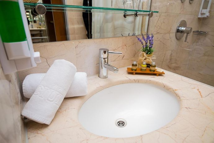 Imagen de la habitación del Hotel Lycium Debrecen. Foto 11