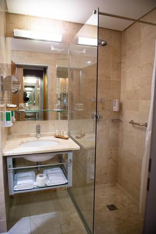 Imagen de la habitación del Hotel Lycium Debrecen. Foto 15