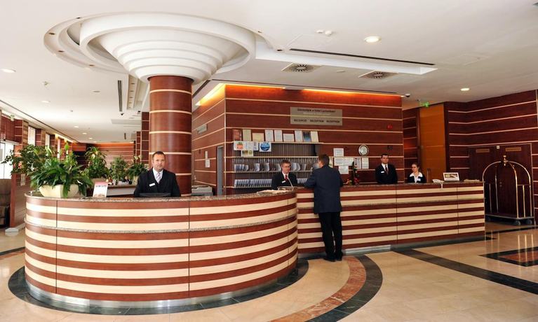 Imagen de los interiores del Hotel Lycium Debrecen. Foto 20