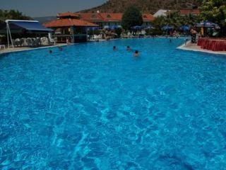 Imagen de la piscina del Hotel Lycus River Thermal. Foto 7