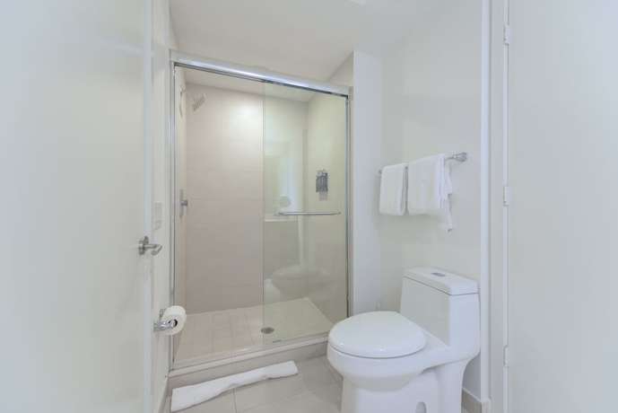 Imagen de la habitación del Hotel Lyfe Condo - Stay by the Beach - We Host. Foto 14