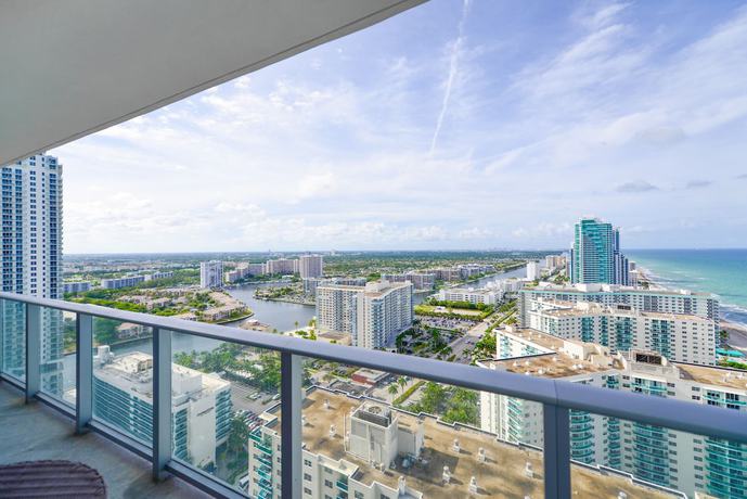 Imagen de la habitación del Hotel Lyfe Condo - Stay by the Beach - We Host. Foto 16