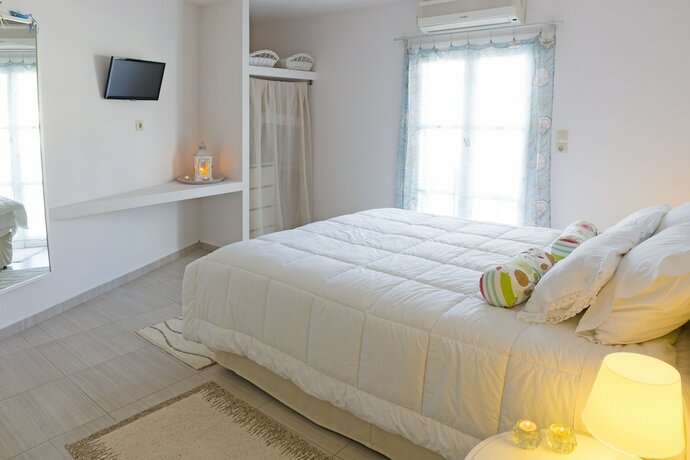 Imagen de la habitación del Hotel Lykomides. Foto 16