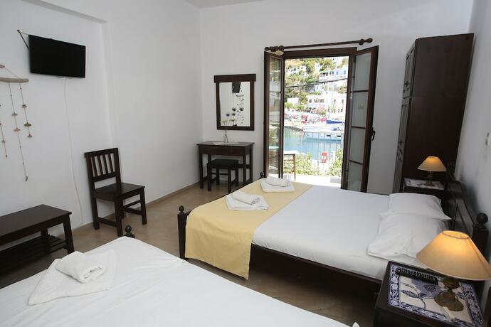 Imagen de la habitación del Hotel Lykomides. Foto 19