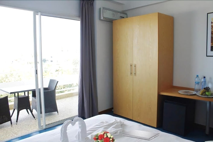 Imagen de la habitación del Hotel Lyla Confort. Foto 9