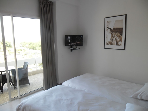 Imagen de la habitación del Hotel Lyla Confort. Foto 11