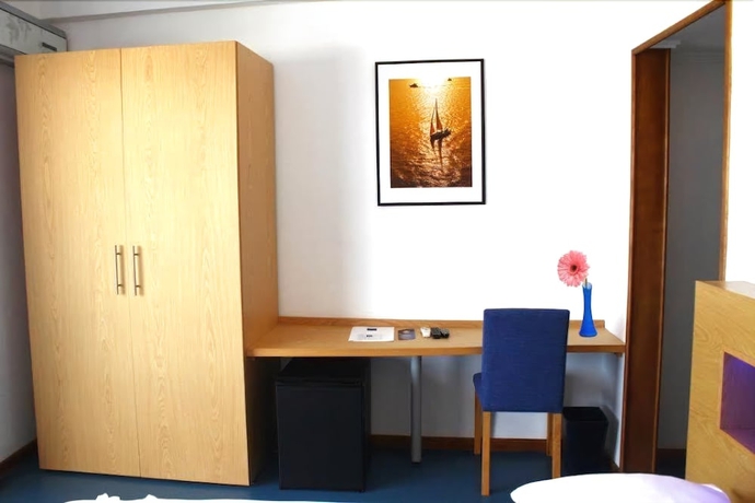 Imagen de la habitación del Hotel Lyla Confort. Foto 12