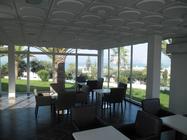 Imagen del bar/restaurante del Hotel Lyla Confort. Foto 4