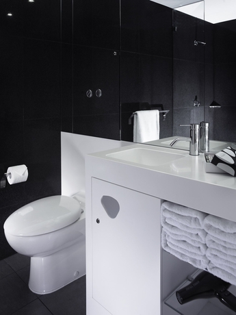 Imagen de la habitación del Hotel Lylo Brisbane. Foto 5