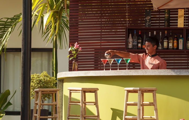 Imagen de la piscina del Hotel Lynnaya Urban River Resort. Foto 13