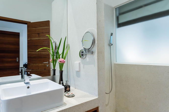 Imagen de la habitación del Hotel Lynnaya Urban River Resort. Foto 9