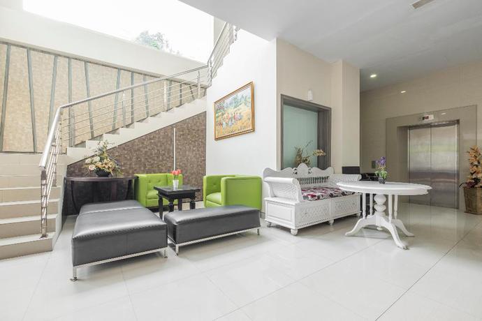 Imagen de los interiores del Hotel Lynt Hotel Makassar. Foto 19