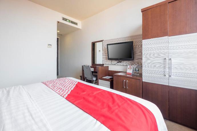 Imagen de la habitación del Hotel Lynt Hotel Makassar. Foto 14