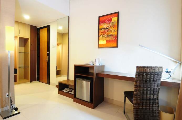 Imagen de la habitación del Hotel Lynt Jakarta. Foto 19