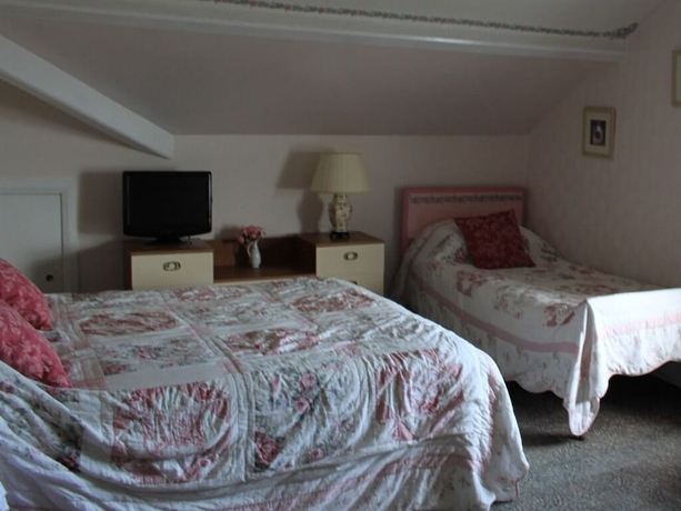 Imagen de la habitación del Hotel Lynton House. Foto 5