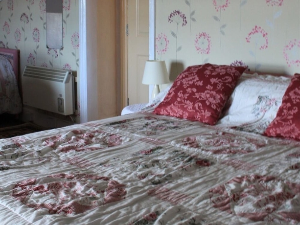 Imagen de la habitación del Hotel Lynton House. Foto 6