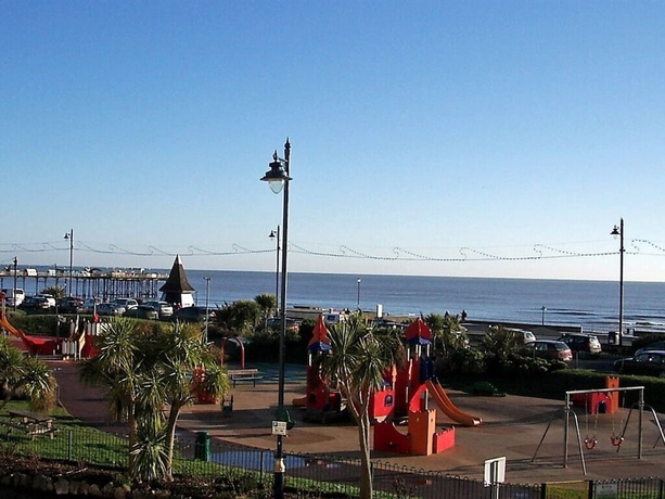 Imagen de los exteriores del Hotel Lynton House. Foto 15