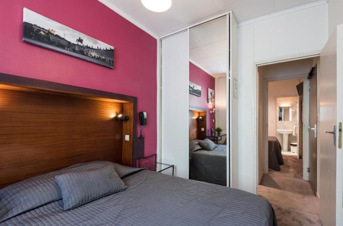 Imagen de la habitación del Hotel Lyo. Foto 17