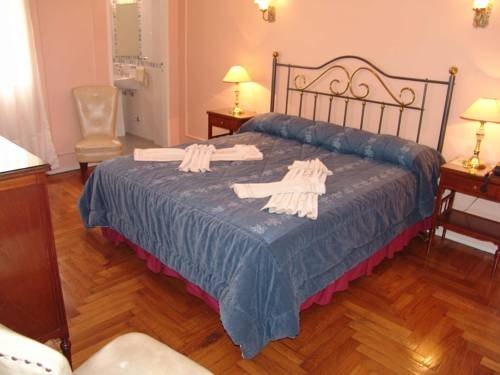 Imagen de la habitación del Hotel Lyon, Buenos Aires. Foto 27