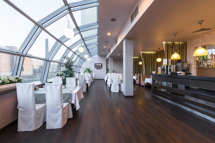 Imagen del bar/restaurante del Hotel Lyra, San Petersburgo. Foto 2