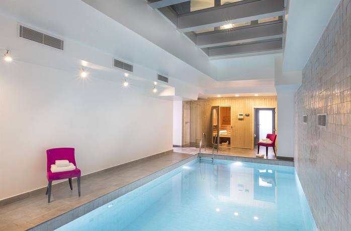 Imagen de la piscina del Hotel Lyric Paris. Foto 16