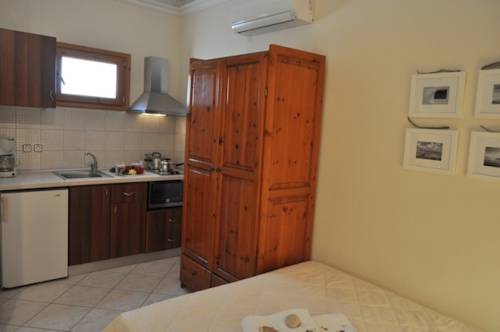 Imagen de la habitación del Hotel Lysistrata Bungalows. Foto 6