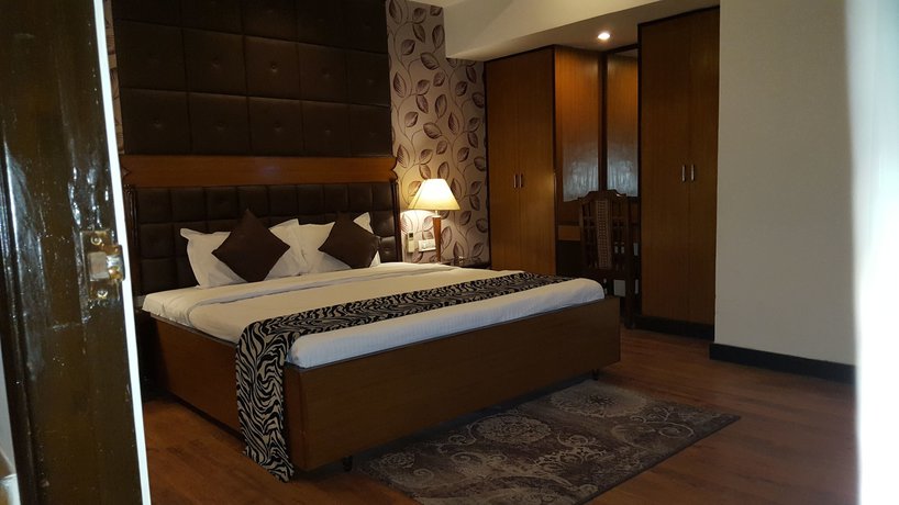 Imagen del bar/restaurante del Hotel Lytton. Foto 11