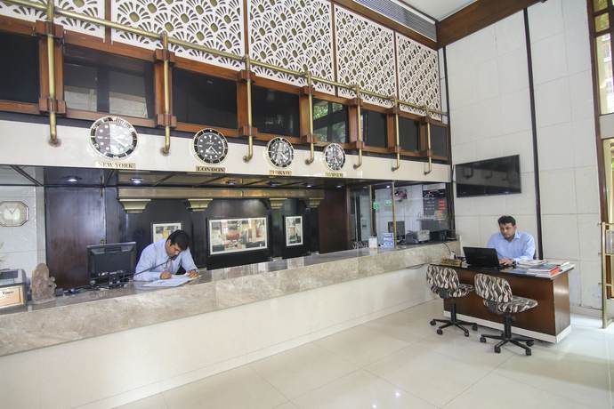 Imagen del bar/restaurante del Hotel Lytton. Foto 14