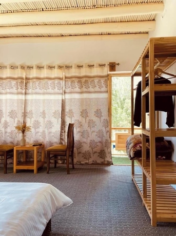 Imagen de la habitación del Hotel Lzawa Residency. Foto 10