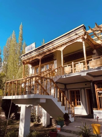 Imagen de los exteriores del Hotel Lzawa Residency. Foto 12