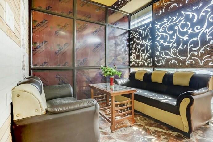 Imagen de los interiores del Hotel M B Greens Clarks Inn. Foto 7