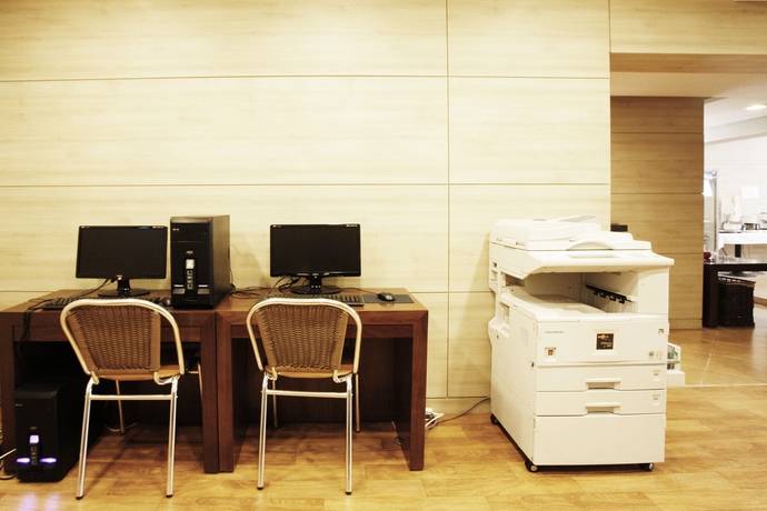 Imagen de los interiores del Hotel M BIZ. Foto 12