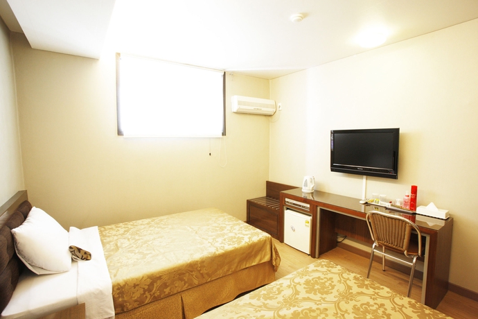 Imagen de la habitación del Hotel M BIZ. Foto 3