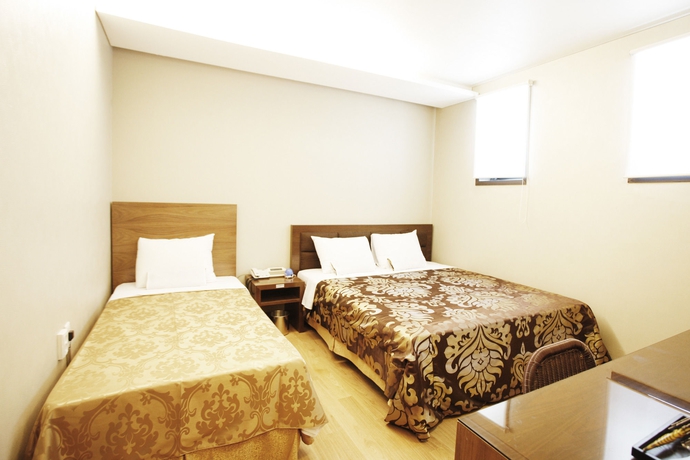 Imagen de la habitación del Hotel M BIZ. Foto 5