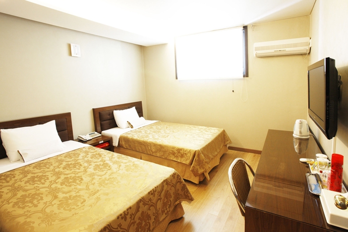 Imagen de la habitación del Hotel M BIZ. Foto 6
