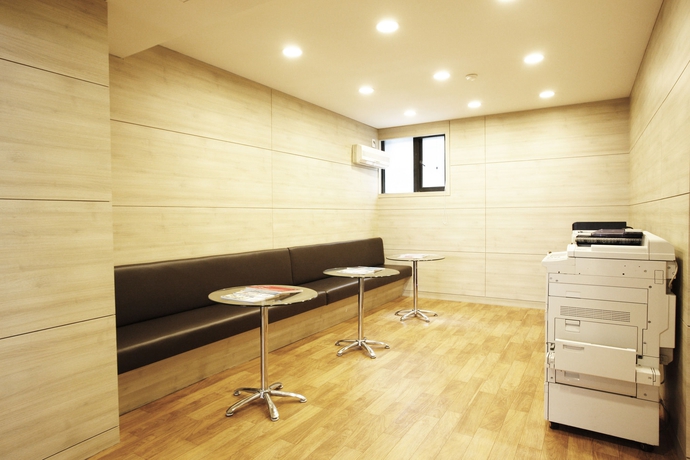 Imagen de los interiores del Hotel M BIZ. Foto 15