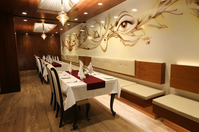 Imagen del bar/restaurante del Hotel M Crown. Foto 6