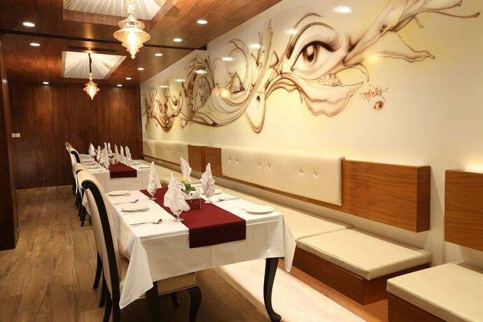 Imagen del bar/restaurante del Hotel M Crown. Foto 10