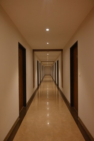 Imagen de los interiores del Hotel M D Farms And Resorts. Foto 17