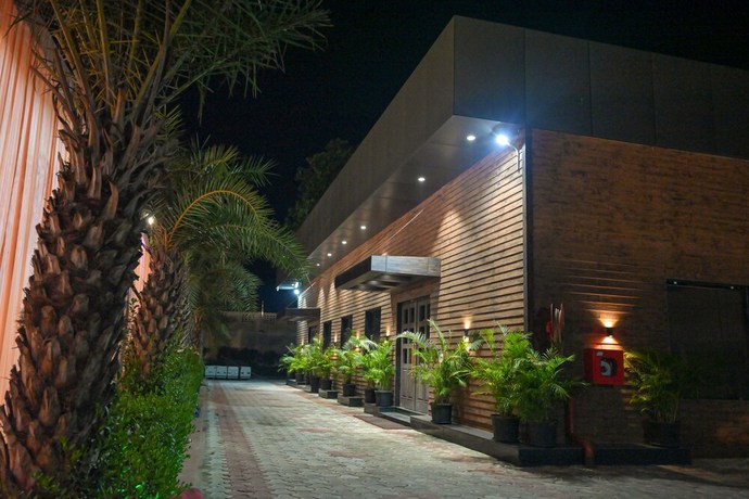Imagen de los interiores del Hotel M D Farms And Resorts. Foto 20