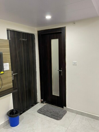 Imagen de la habitación del Hotel M K Grand. Foto 11
