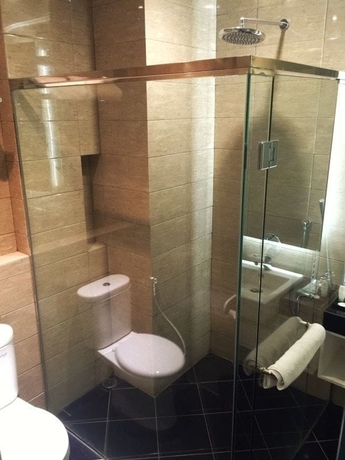 Imagen de la habitación del Hotel M Premiere. Foto 10