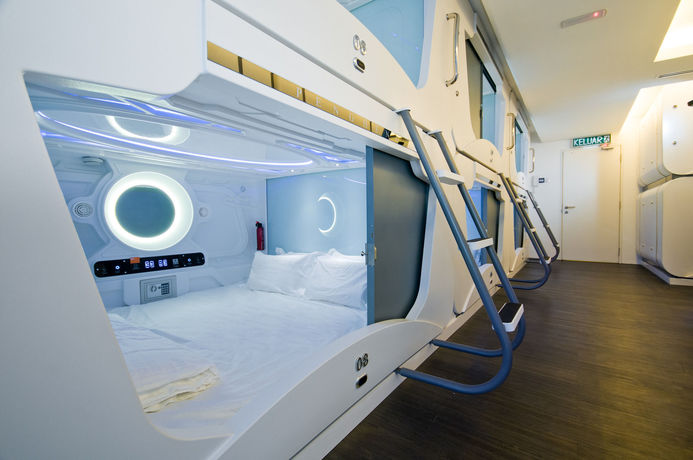 Imagen de los exteriores del Hotel M Qube. Foto 14
