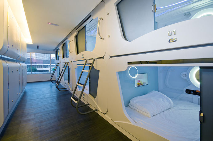 Imagen de la habitación del Hotel M Qube. Foto 12