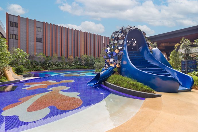 Imagen de la piscina del Hotel M Resort and. Foto 17